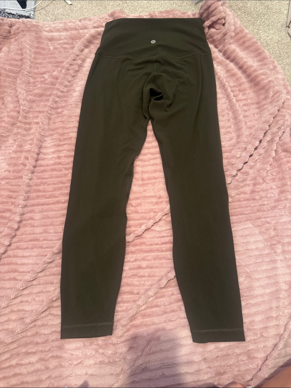 Dark olive green align Lululemon High-Rise full length athletic Leggings size 6